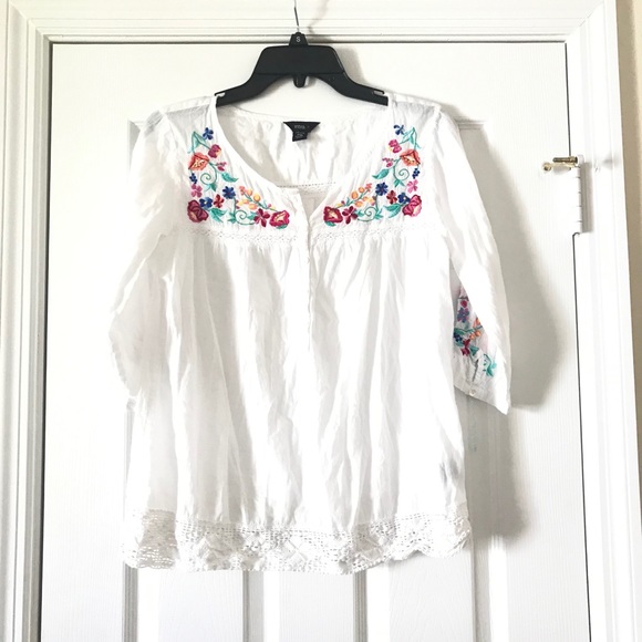 Introd. Tops - Intro. Boho White Embroidered Blouse Petite Medium